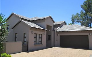 3 Bedroom House in Montana Park