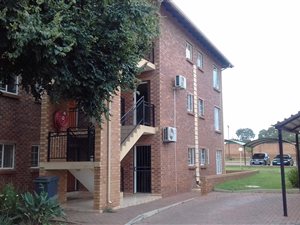 3 Bed Flat in Glen Lauriston