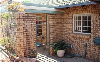 2 Bedroom Townhouse in Equestria