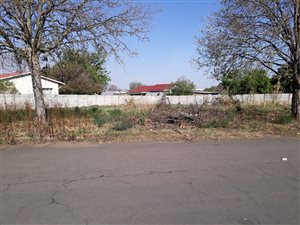 1013 m² Land available in Amajuba Park