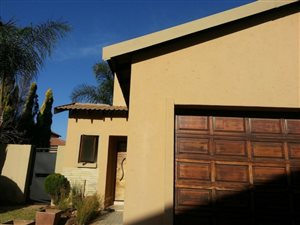 3 Bed Townhouse in Country View