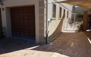1 Bedroom Garden Cottage in Kleinbron Estate