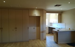 1 Bedroom Garden Cottage in El Toro Park