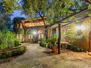 5 Bed House in Chartwell