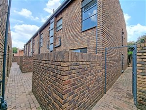 3 Bed Duplex in Windsor East