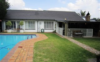 4 Bedroom House in Rietvalleipark