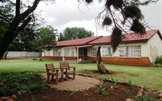 2 m² Land available in Rosashof