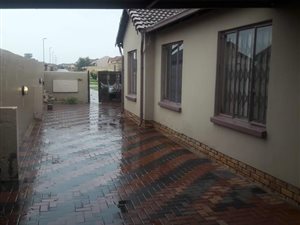 3 Bed House in Roodekop