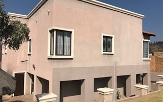 3 Bedroom Apartment in Alan Manor