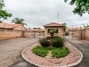 2 Bed Townhouse in Willow Park Manor