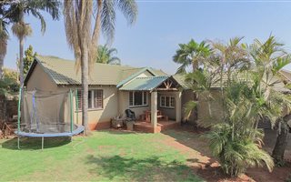 3 Bedroom House in Doornpoort and surrounds