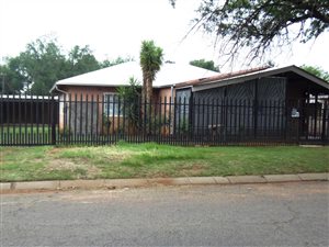 4 Bed House in Vanderbijlpark CW1