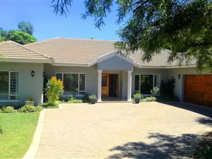 11 Bed House in Chartwell