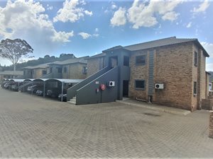 2 Bed Apartment in Helderkruin