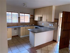 3 Bed Townhouse in Die Hoewes