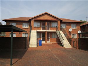 2 Bed Townhouse in Doornpoort and surrounds