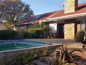 3.5 Bed House in Lynnwood Glen
