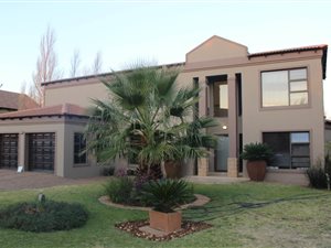 3 Bed House in Woodland Hills