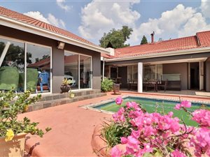 4 Bed House in Esther Park
