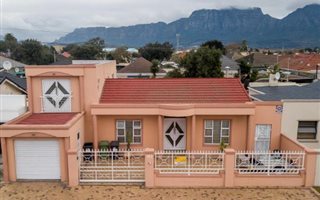 4 Bedroom House in Lansdowne