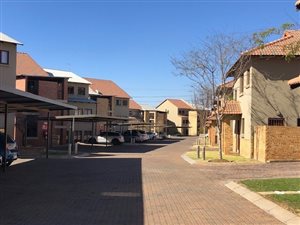 1 Bed Apartment in Carlswald North Estate