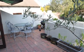 2 Bedroom Simplex in Bryanston East