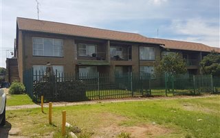 1 Bedroom Apartment in Krugersdorp North
