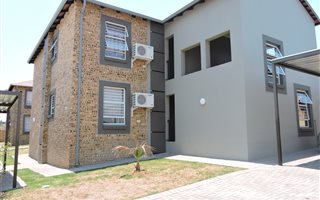 2 Bedroom Apartment in Wilgeheuwel