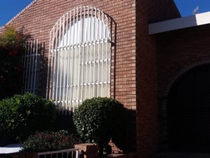 3 Bed Townhouse in Eureka