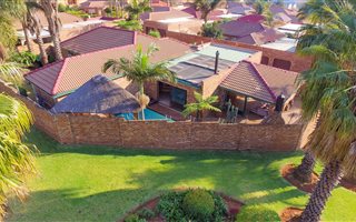 3 Bedroom Cluster in Noordheuwel