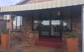 3 Bedroom Townhouse in Bisley
