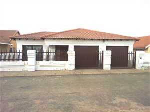 3 Bed House in Duduza