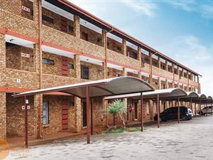 2 Bed Flat in Lotus Gardens