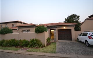 3 Bedroom Simplex in Randpark Ridge