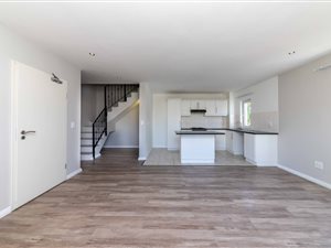 1 Bed Apartment in Wynberg Upper