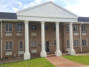 1558 m² Office Space in Spartan
