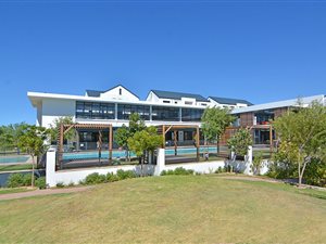 3 Bed Apartment in Somerset West Central