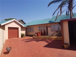 4 Bed House in Witpoortjie
