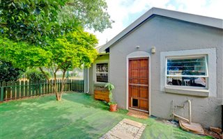 2 Bedroom Simplex in Weltevreden Park