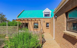 3 Bedroom House in Grotto Bay