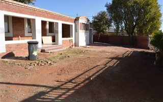 4 Bedroom House in Kwaggasrand