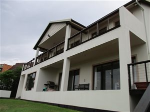 4 Bedroom House in Bazley Beach