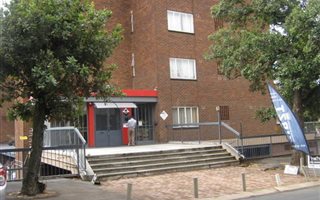 1.5 Bedroom Apartment in Kew