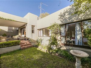 4 Bed Cluster in Cedar Lakes