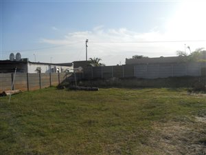 750 m² Land available in Rustdal