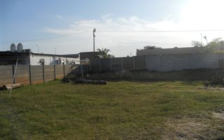750 m² Land available in Rustdal