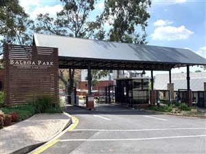 Bachelor apartment in Oakdene