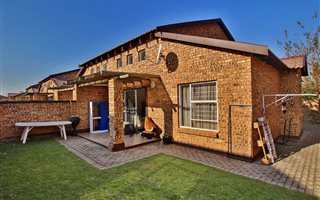 2 Bedroom Townhouse in Honey Park
