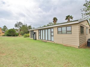 4 Bedroom House in Vaal Marina