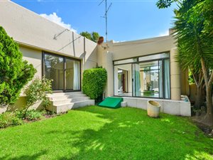 4 Bed House in Cedar Lakes